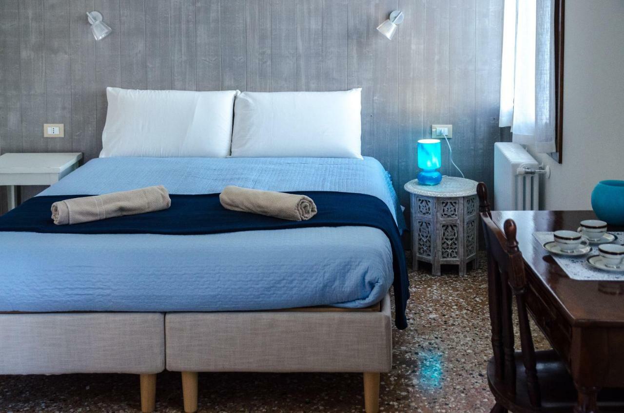 Appartamento Azzurro Two Bathrooms Венеция Екстериор снимка