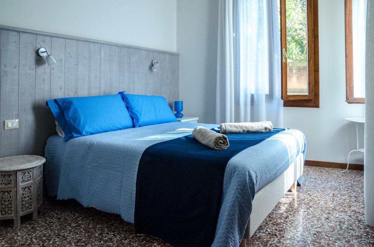 Appartamento Azzurro Two Bathrooms Венеция Екстериор снимка